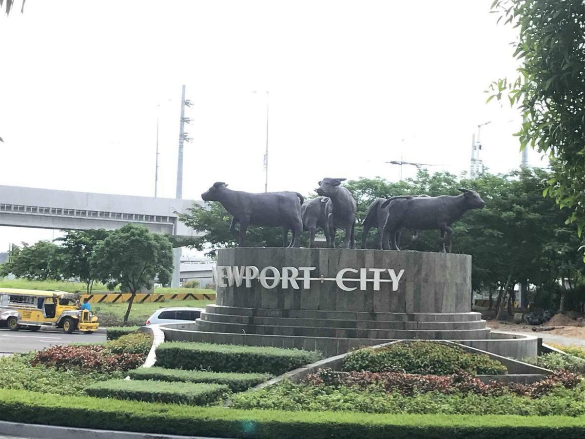 101 Newport Blvd Condotel Manila Exterior photo