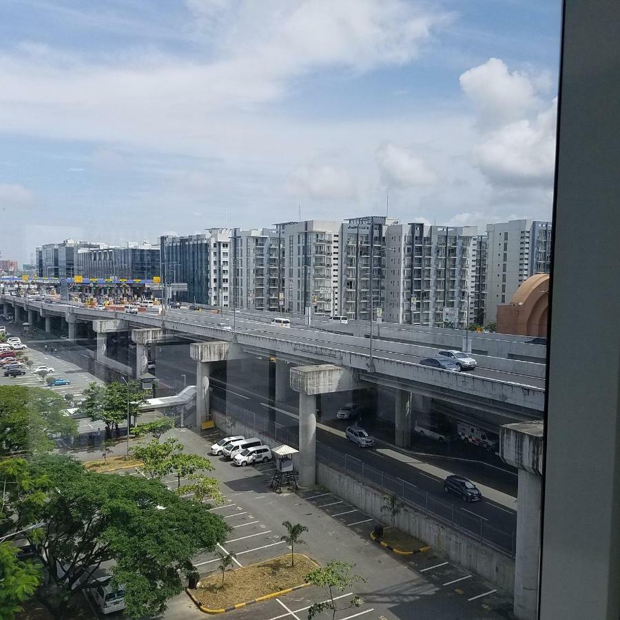 101 Newport Blvd Condotel Manila Exterior photo
